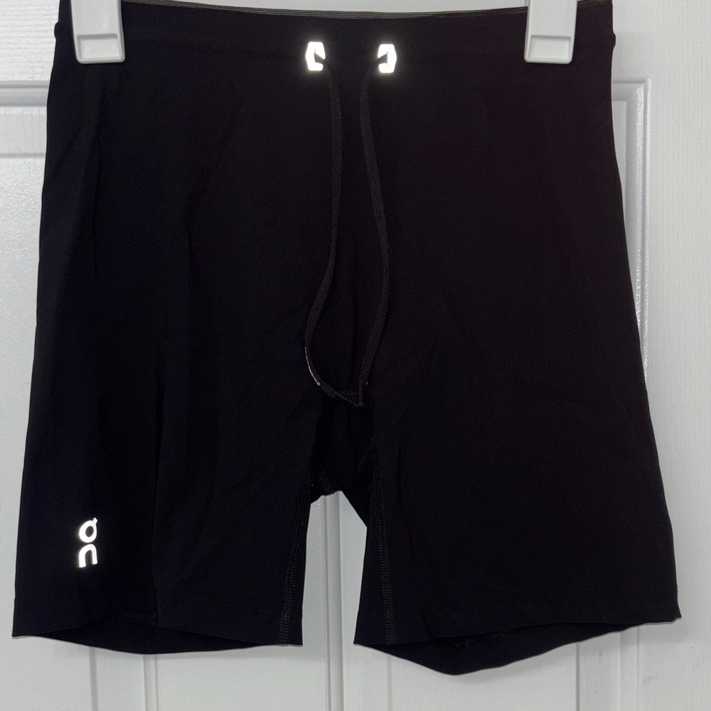 On Running/On Cloud Women Half tight shorts- XS